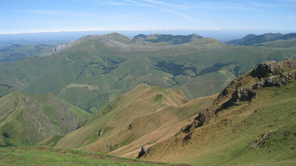 Gite Botiga Saint-Jean-le-Vieux  الغرفة الصورة